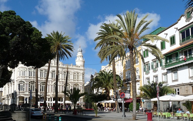 Descubre Gran Canaria sin límites: Alojamiento con parking gratuito